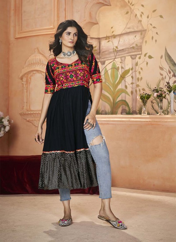 Designer Kurtis Manufacturers in Daulatabad