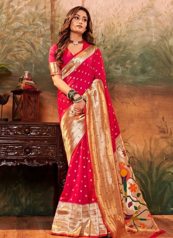 Paithani Saree Manufacturers in Maheshwar