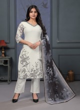 Chikan Kari Kurti with Exquisite Embroidery