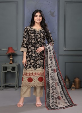 Elegant Half Sleeve Pakistani Fancy Kurti with Intricate Embellishments Manufacturers, Suppliers in Surat