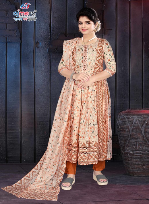 Exquisite Lakhnavi Work Kurti with Intricate Chikankari Embroidery New  in Surat