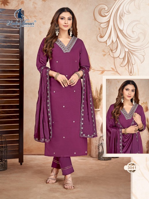 Exquisite Lakhnavi Work Kurti with Intricate Chikankari Embroidery  in Surat